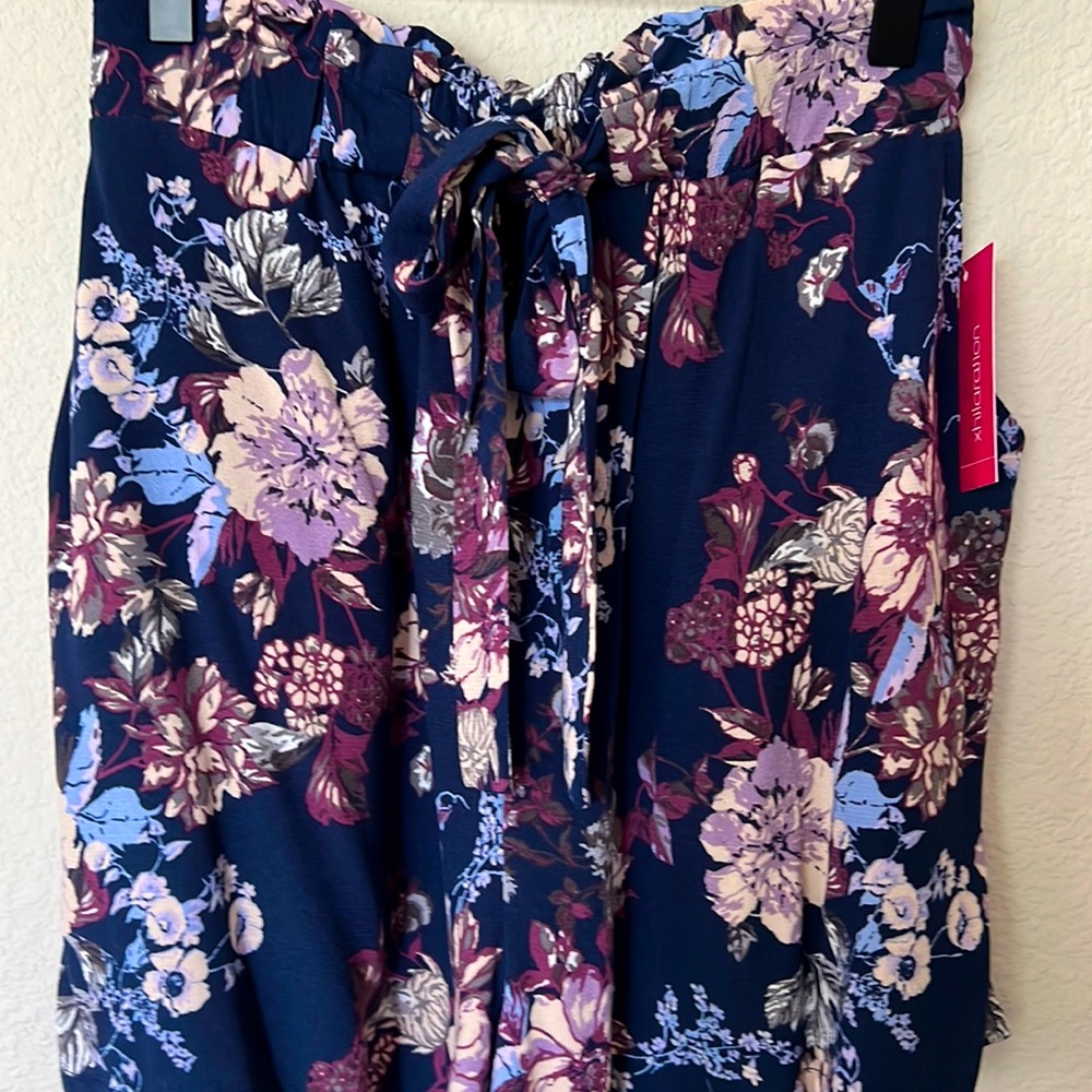 Flowy shorts by Xhilaration size XL